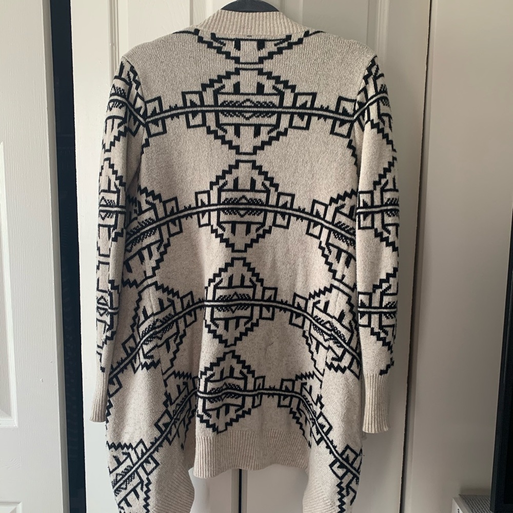 Aztec pattern sweater - Picture 2 of 2
